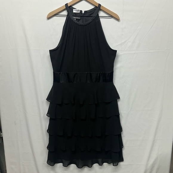 Jones Wear Dresses & Skirts - Jones Wear Black Tiered Chiffon Halter Dress Size 14